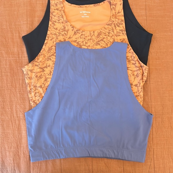 REI Crop Sports Top Bundle size large - Picture 2 of 6